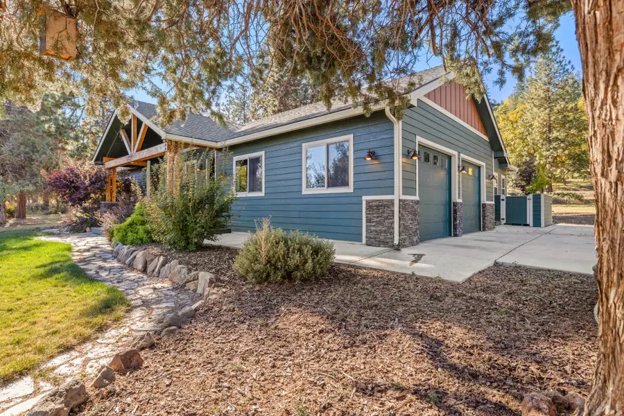 6914 Redstart Road, Klamath Falls, OR 97601 - #2