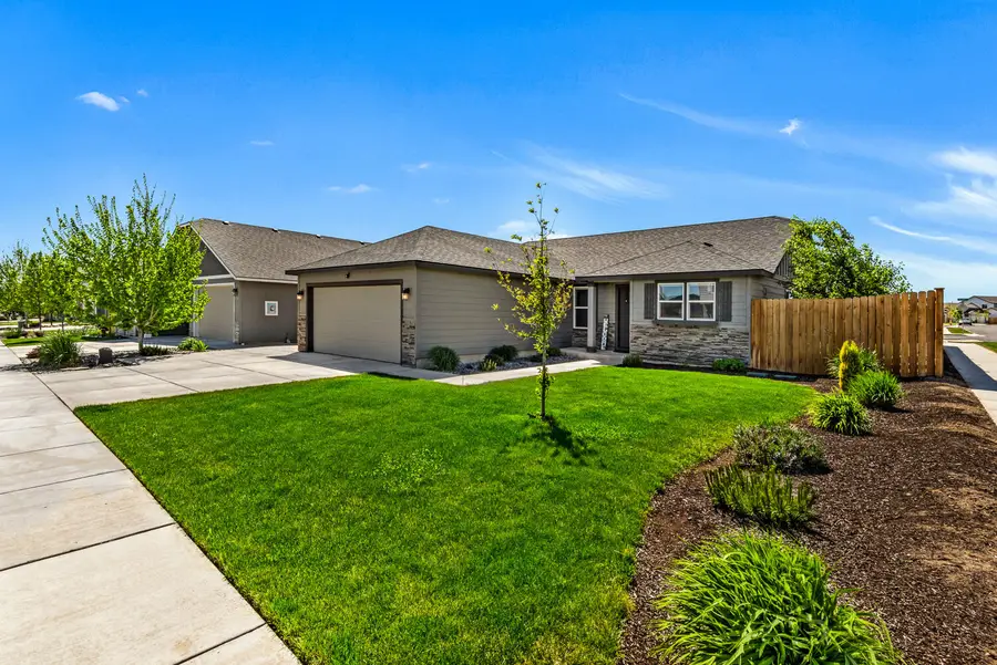 3499 NW 9th Lane, Redmond, OR 97756 - #3