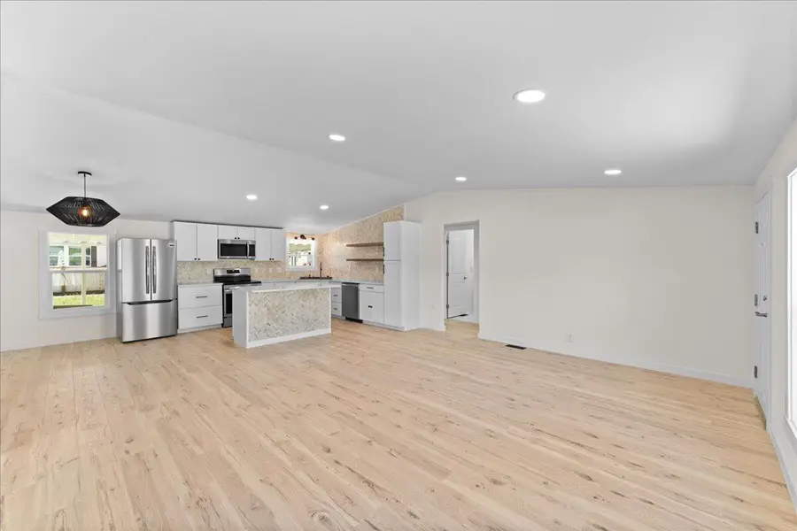 4729 S Pacific Highway #32, Phoenix, OR 97535 - #2