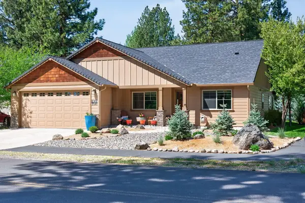 1141 S Creekside Drive, Sisters, OR 97759