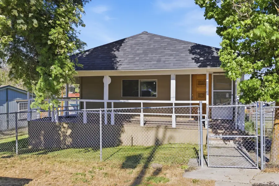 1335 Lakeview Avenue, Klamath Falls, OR 97601 - #2