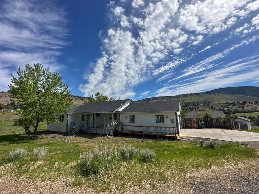 1839 Melanie Court, Klamath Falls, OR 97601 - #2