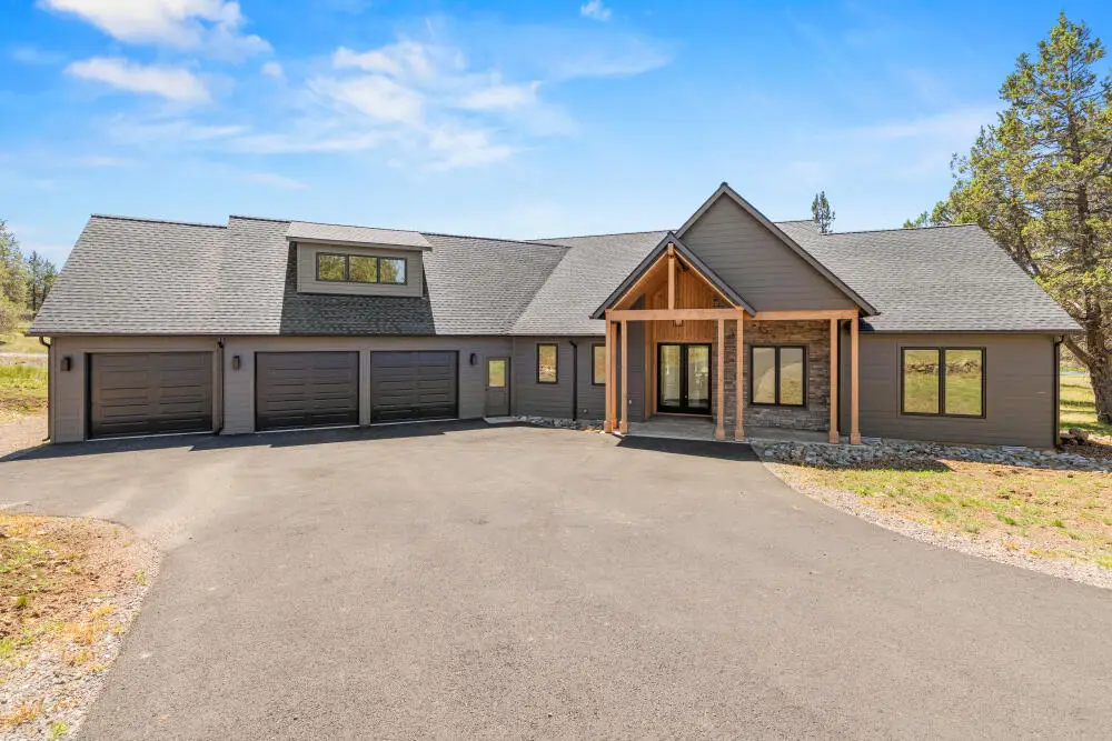 1194 Wheeping Birch Court, Klamath Falls, OR 97601 - #1