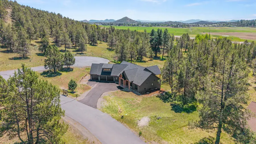 1194 Wheeping Birch Court, Klamath Falls, OR 97601 - #2