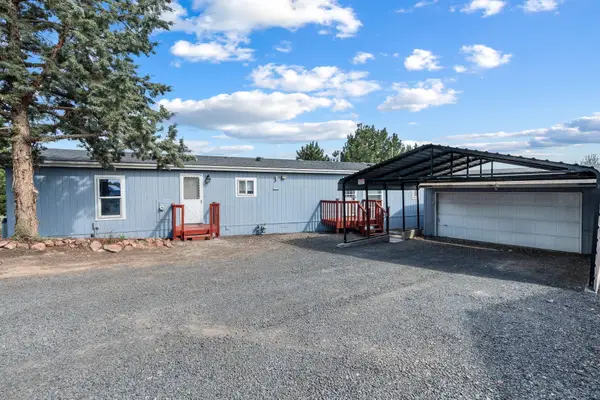 215 SE J Street, Madras, OR 97741