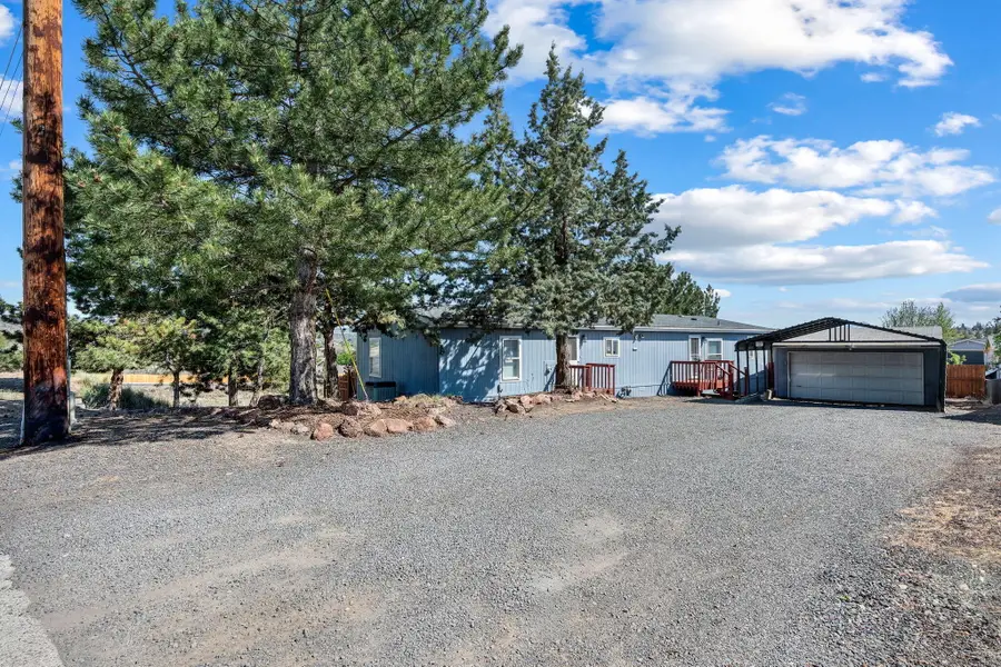 215 SE J Street, Madras, OR 97741 - #2