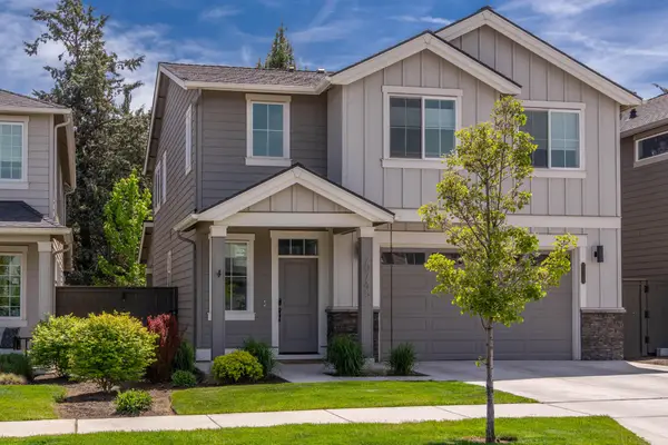 20745 SE Iron Horse Lane, Bend, OR 97702