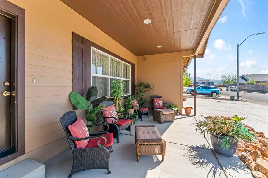 412 Barnum Drive, Phoenix, OR 97535 - #2
