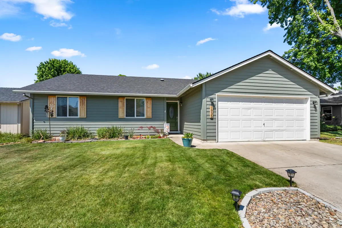 1935 Walnut Grove Lane, Central Point, OR 97502 - #1
