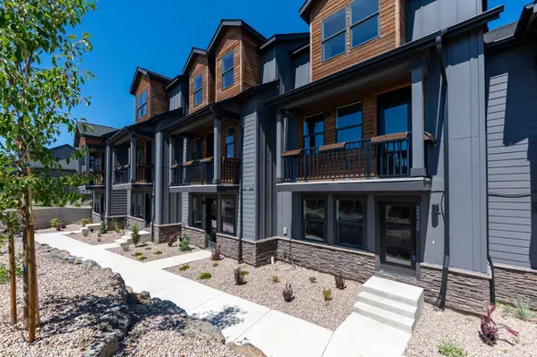 20520 NE Empire Avenue, Bend, OR 97701