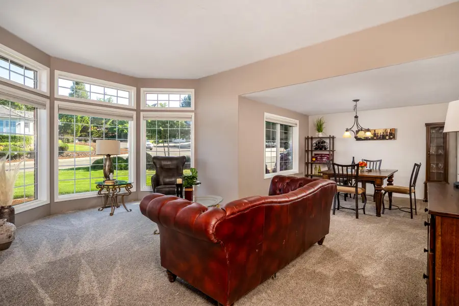 2928 Flint Ridge Avenue, Medford, OR 97504 - #3