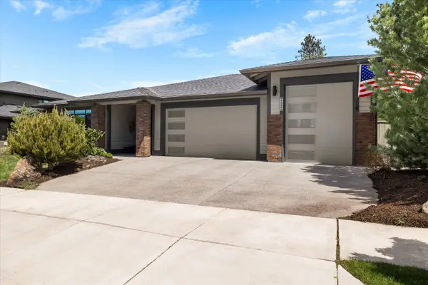 60886 SW Headwaters Loop, Bend, OR 97702