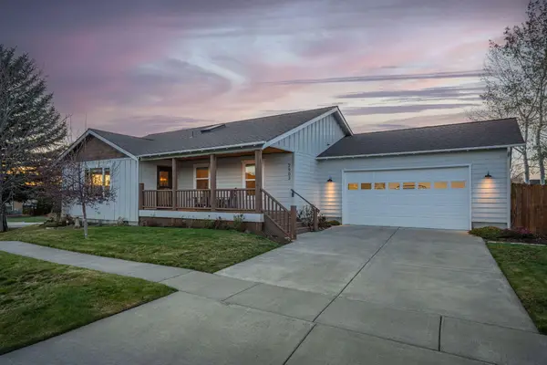 2902 NE Pinnacle Place, Bend, OR 97701
