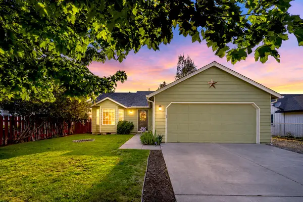 2067 SW 30th Street, Redmond, OR 97756
