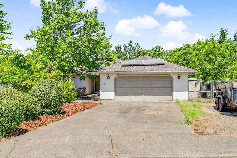 1041 La Loma Drive, Medford, OR 97504 - #3