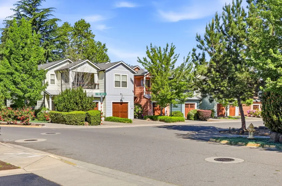 692 SE Vine Maple Lane, Grants Pass, OR 97527 - #3