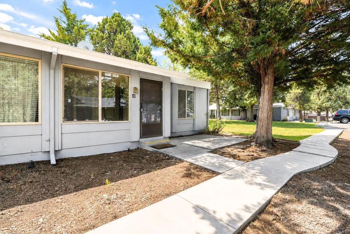 1700 NE Wells Acres Road #APT 38, Bend, OR 97701 - #1