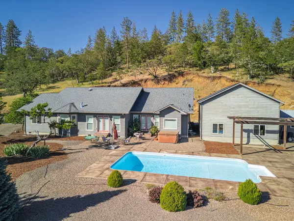 158 Rockingham Circle, Eagle Point, OR 97524