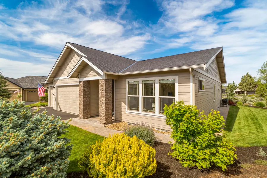 650 Wildwood Falls Court, Redmond, OR 97756 - #3