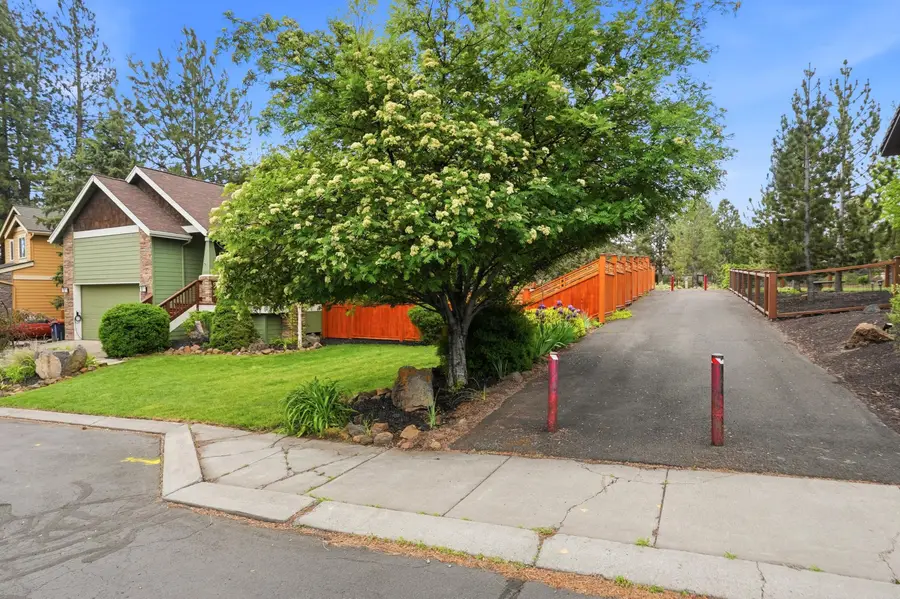 61153 Ridgewater Loop, Bend, OR 97702 - #2