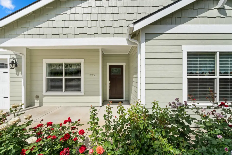 1227 Lithia Way, Talent, OR 97540 - #3