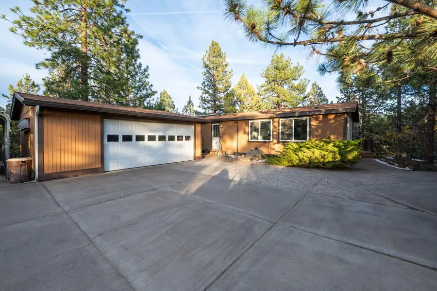 1624 SE Bronzewood Avenue, Bend, OR 97702 - #2