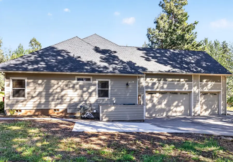 10421 Kestrel Road, Klamath Falls, OR 97601 - #2