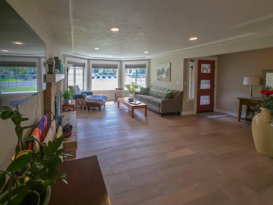 5625 Cherry Lane, Medford, OR 97504 - #3