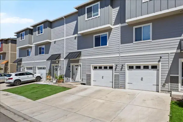 7868 28th Street, White City, OR 97503