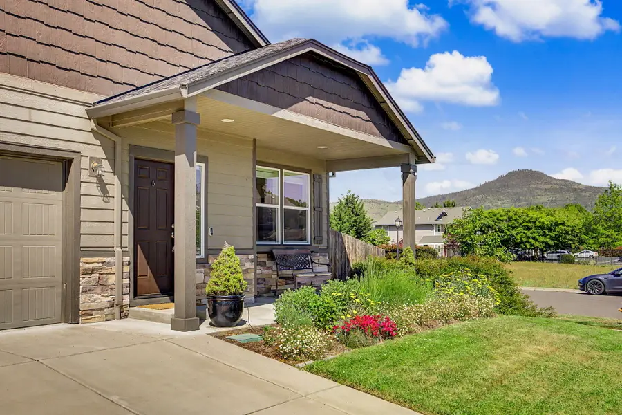 1487 Flower Street, Medford, OR 97504 - #2