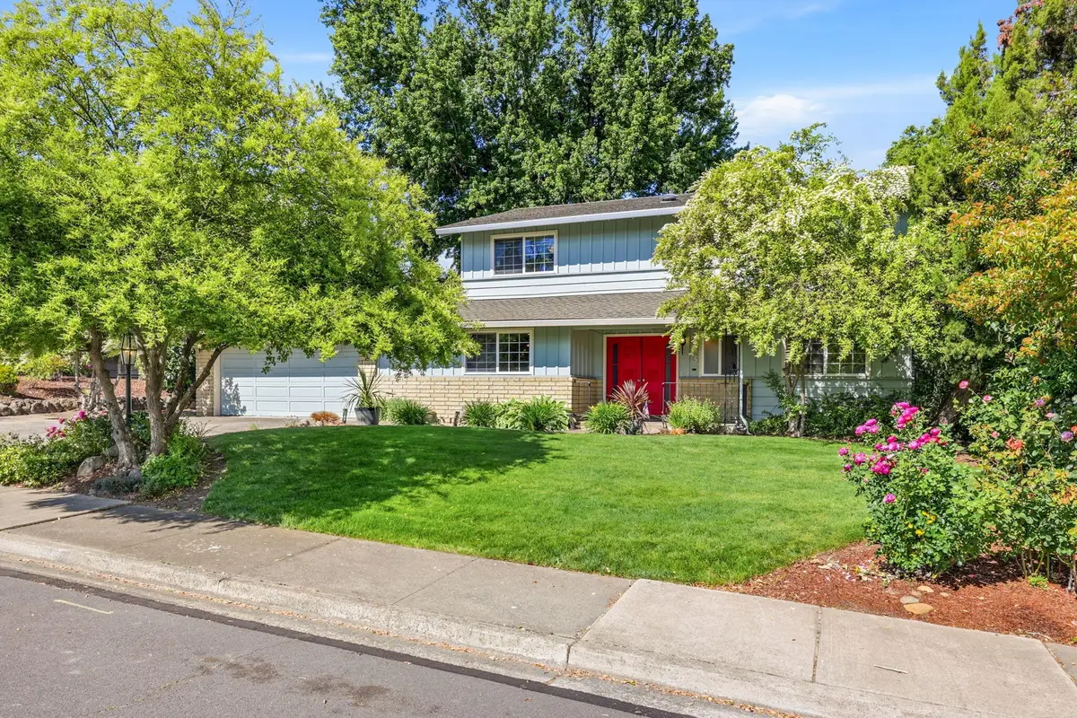 533 N Wexford Circle, Medford, OR 97504 - #1