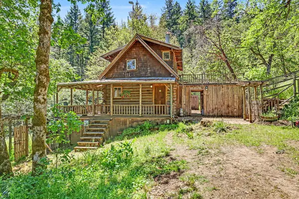 3315 Sardine Creek Road, Gold Hill, OR 97525