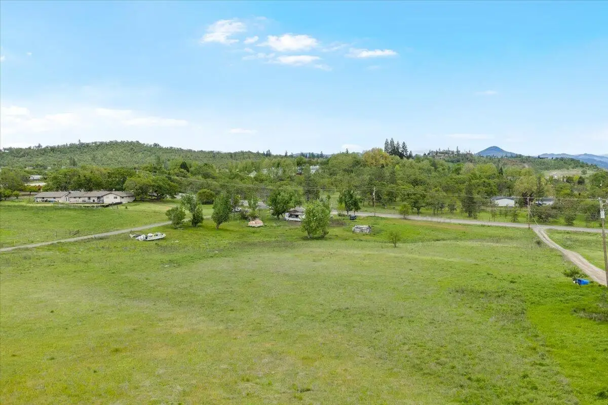 963 Stevens Road, Eagle Point, OR 97524 - #1
