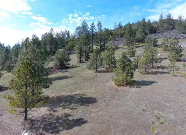 420 Tycer Crossing, Cave Junction, OR 97523