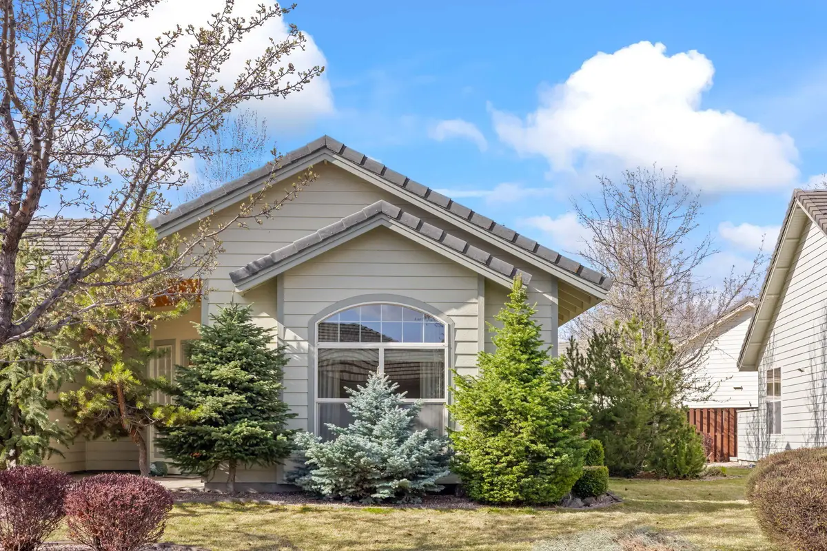 1726 NW Cliff Side Way, Redmond, OR 97756 - #1