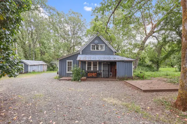 441 Tunnel Road, Glendale, OR 97442
