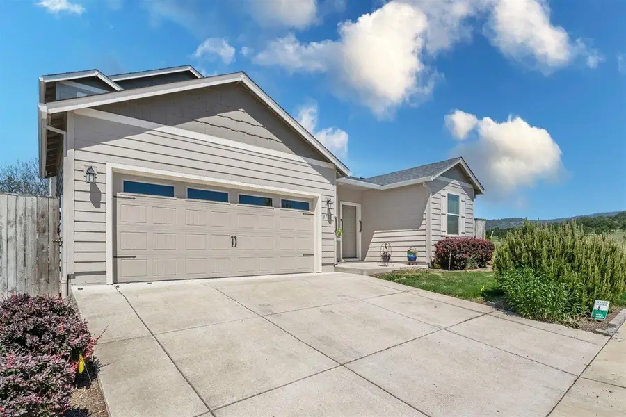 3775 Sidney Way, Medford, OR 97504 - #2