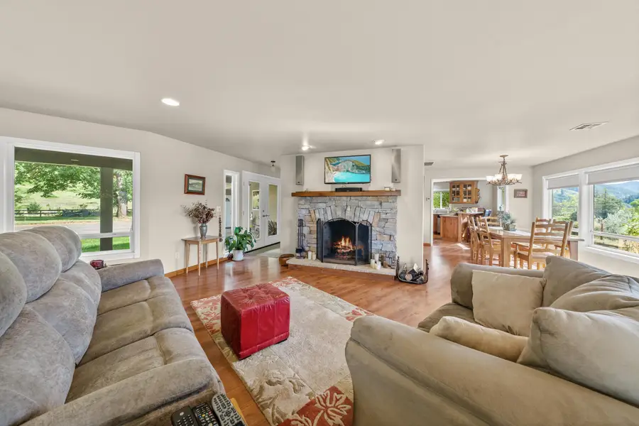 9114 Old Highway 99 S, Winston, OR 97496 - #3