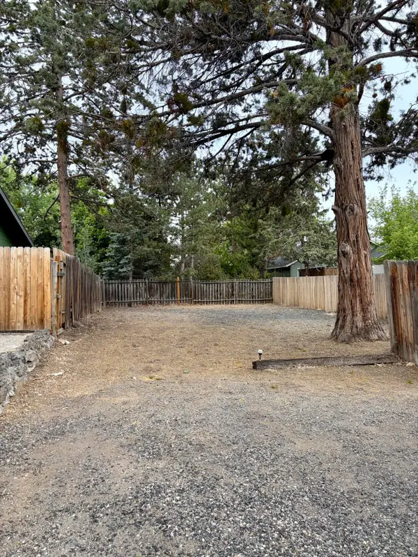485 SE Douglas Street, Bend, OR 97702