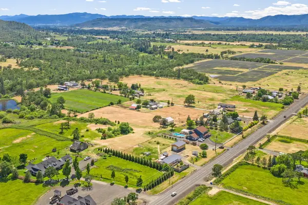 145 Highway 234, Eagle Point, OR 97524