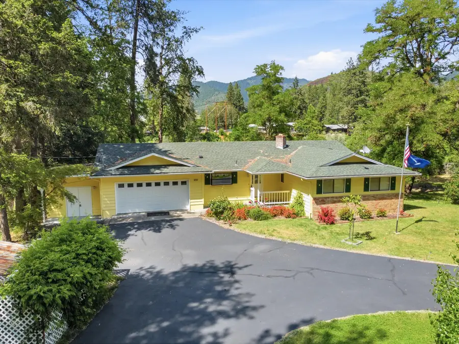 2700 Rogue River Highway, Grants Pass, OR 97527 - #3