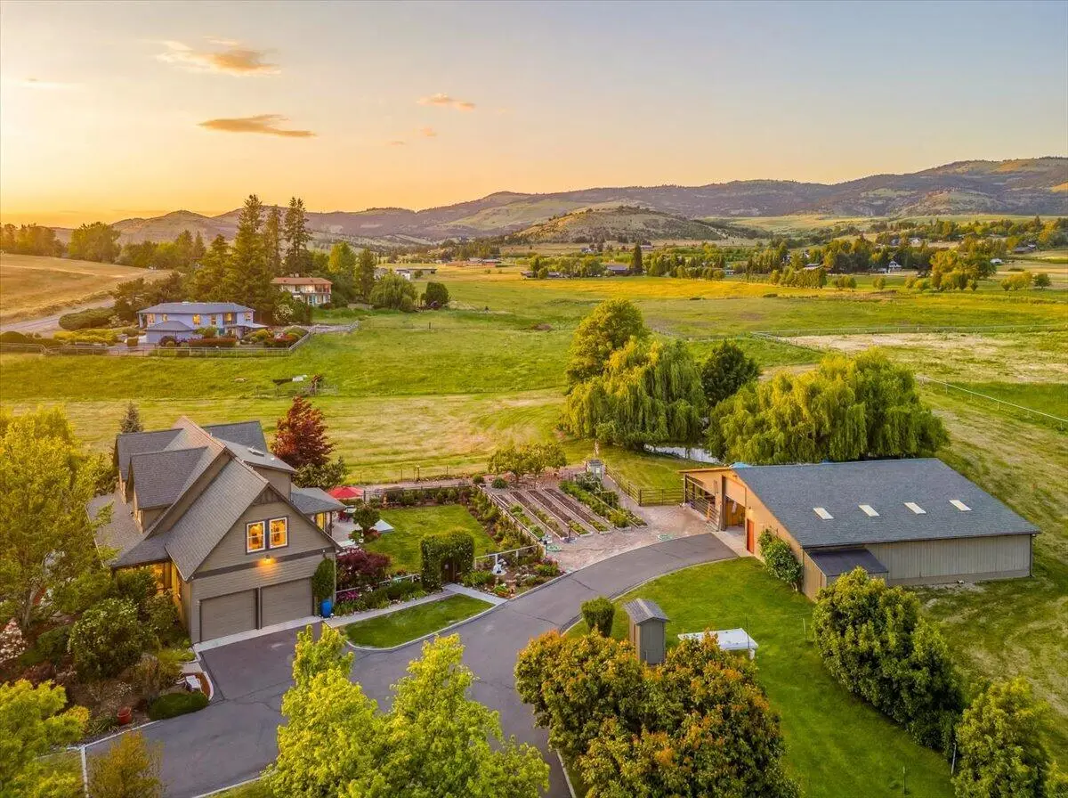 39 E Valley View Road, Ashland, OR 97520 - #1