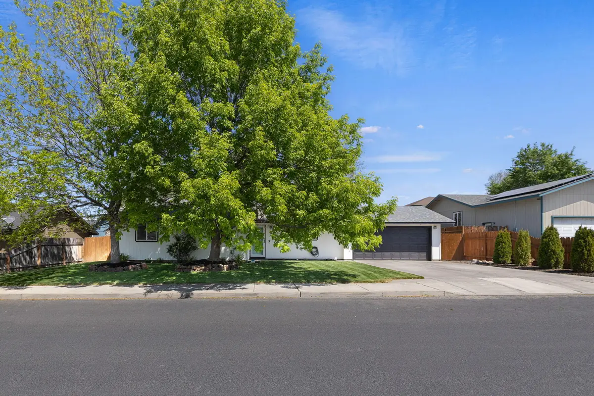 757 NW Maple Court, Redmond, OR 97756 - #1