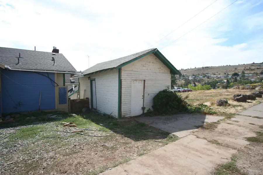 42 Pine Street, Klamath Falls, OR 97601 - #3