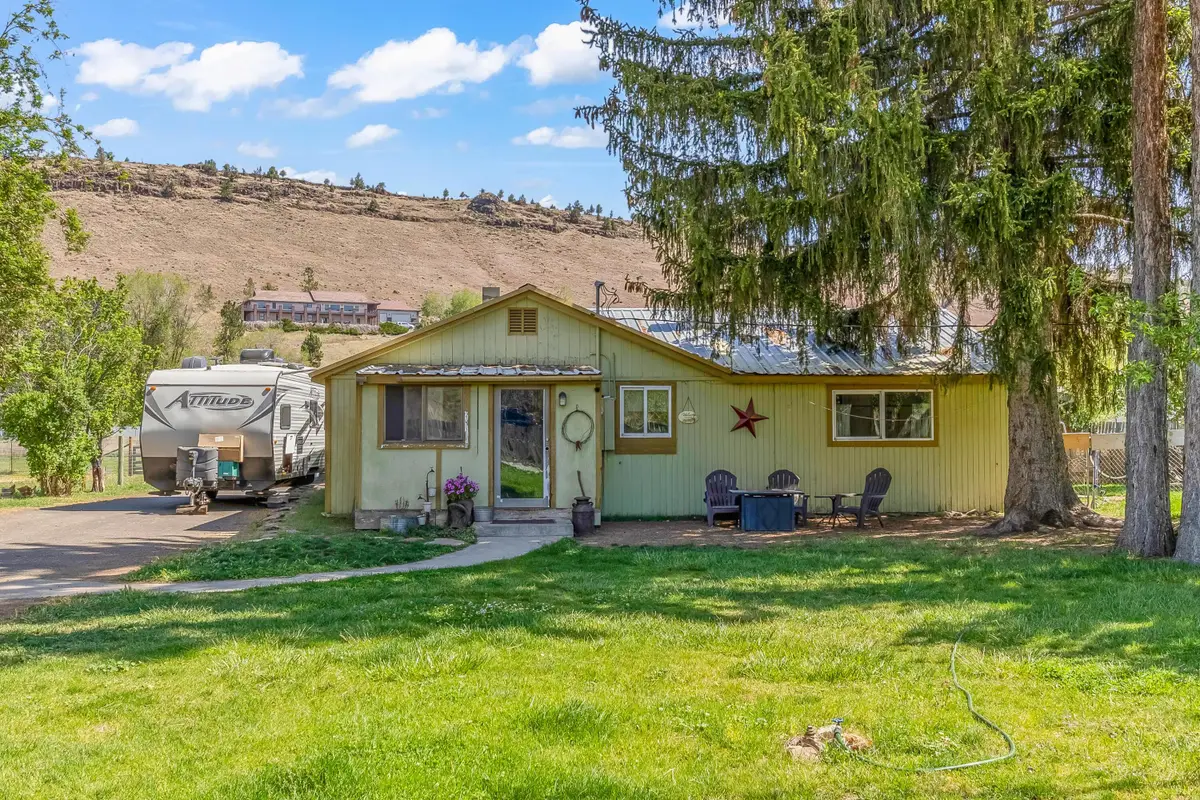 2555 SE Paulina Highway, Prineville, OR 97754 - #1