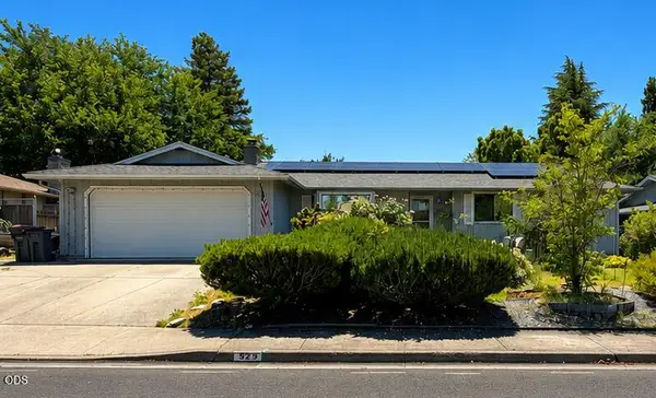 523 Golf View Drive, Medford, OR 97504