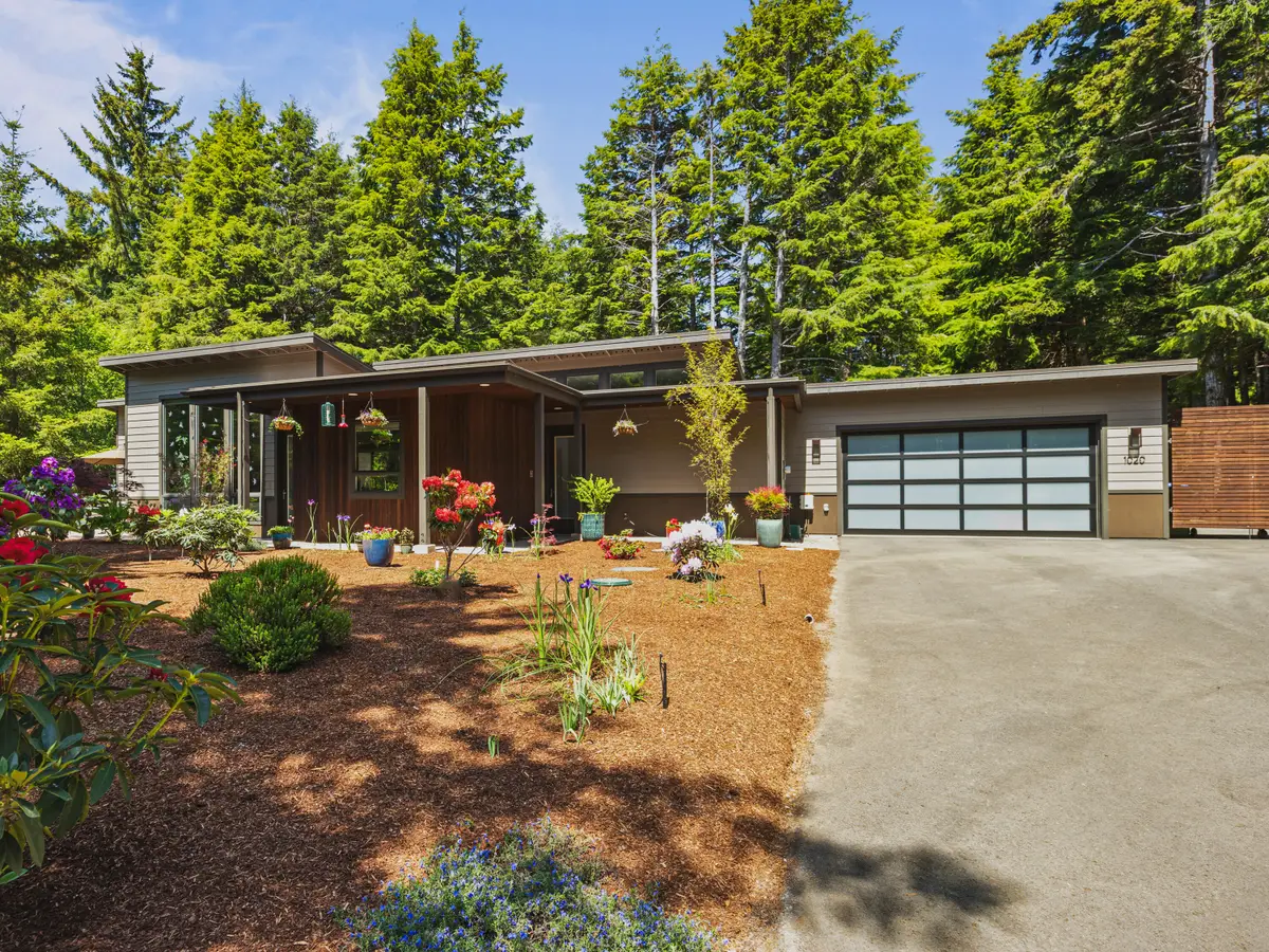 1020 NW Terrace Street, Waldport, OR 97394 - #1