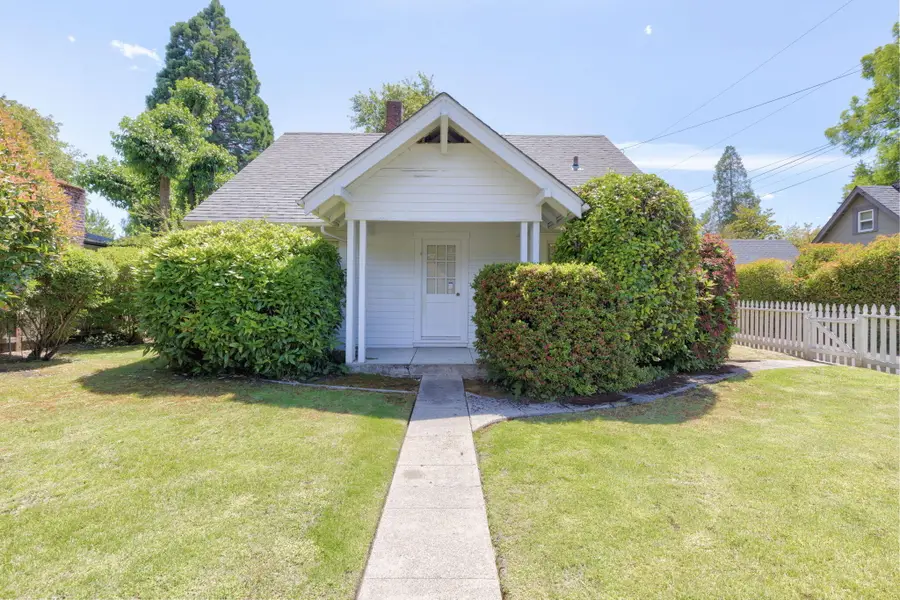 623 SE M Street, Grants Pass, OR 97526 - #2