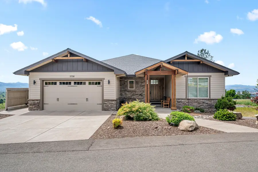 3250 Annapolis Drive, Medford, OR 97504 - #2