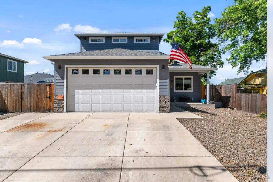 786 Pittview, Central Point, OR 97502 - #3